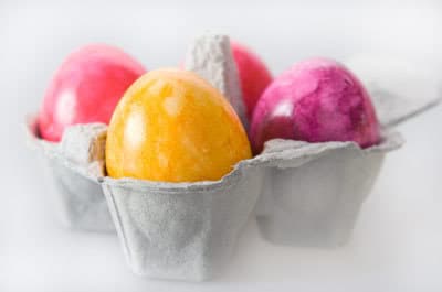 naturally dye easter eggs