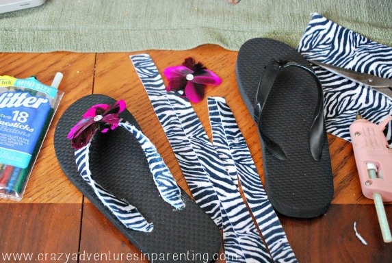 prep materials to make felt flip flops