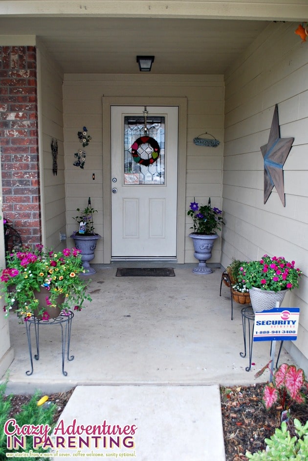 sneak peek at the front porch plants Easter
