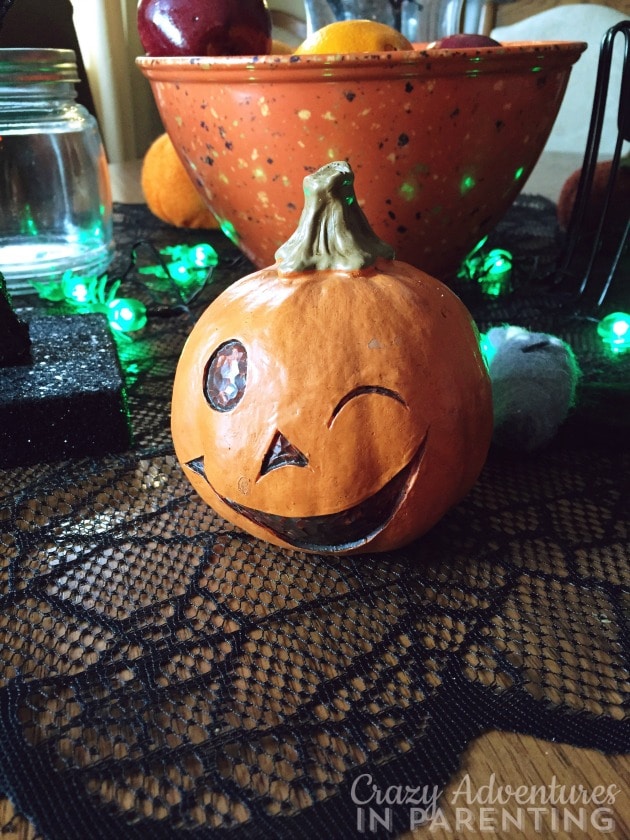 winking pumpkin halloween decor