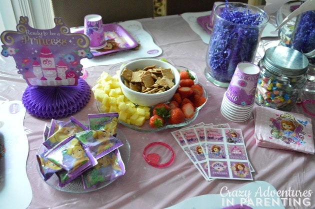 DisneyKids Princess Playdate fruit and Crunchmaster crackers