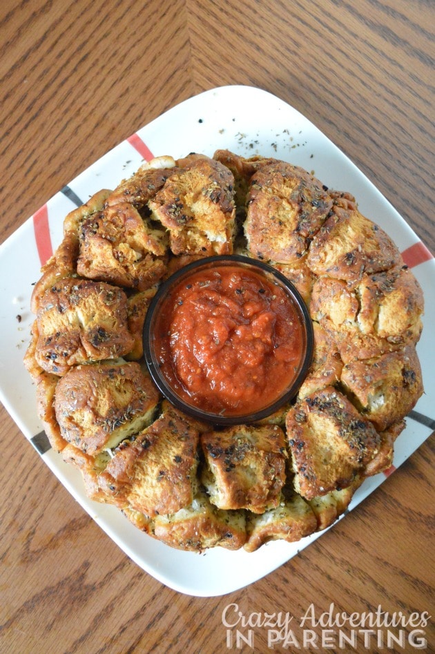 Easy Garlic Pull-Apart Pepperoni Pizza Monkey Bread ready to eat