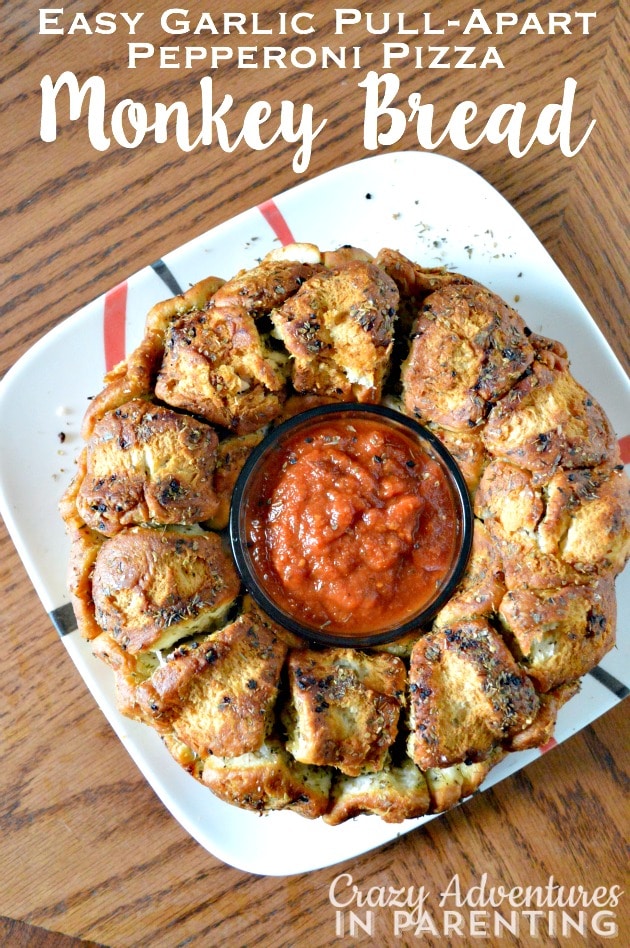 Easy Garlic Pull-Apart Pepperoni Pizza Monkey Bread