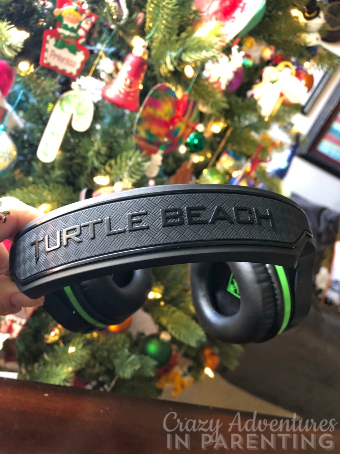 Turtle Beach Stealth 700 Gaming Headset details on top
