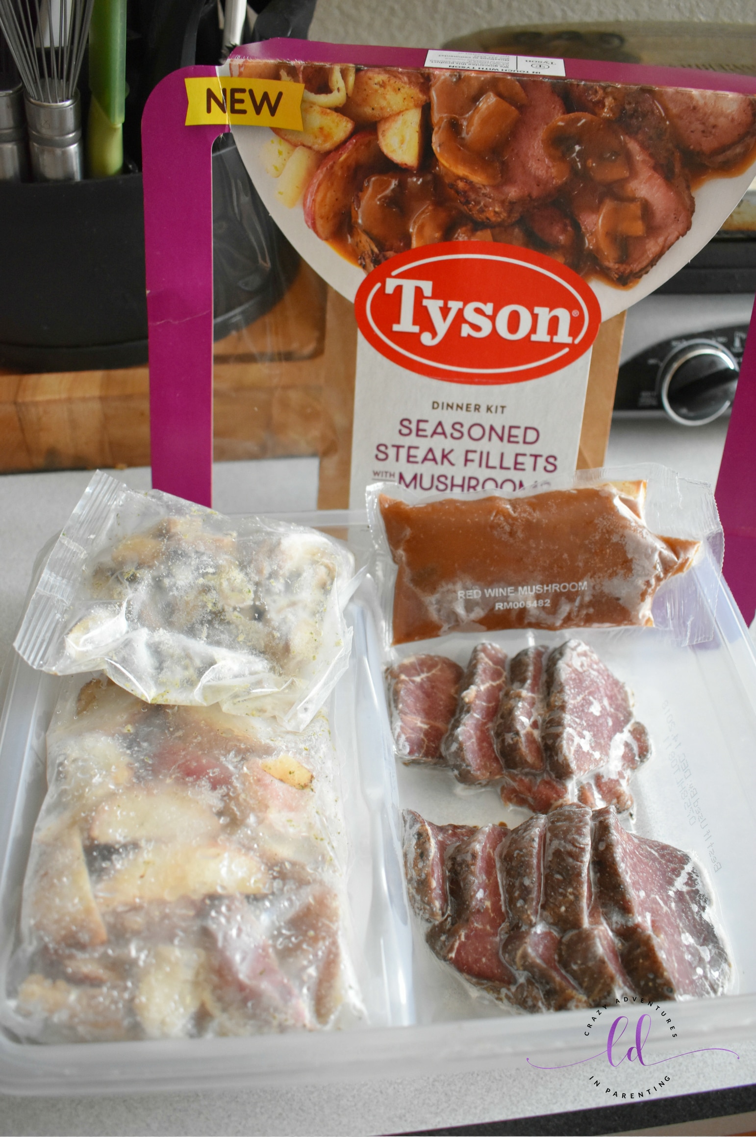 Tyson Fully Cooked Dinner and Entrée Kit - Seasoned Steak Fillet & Mushrooms contents