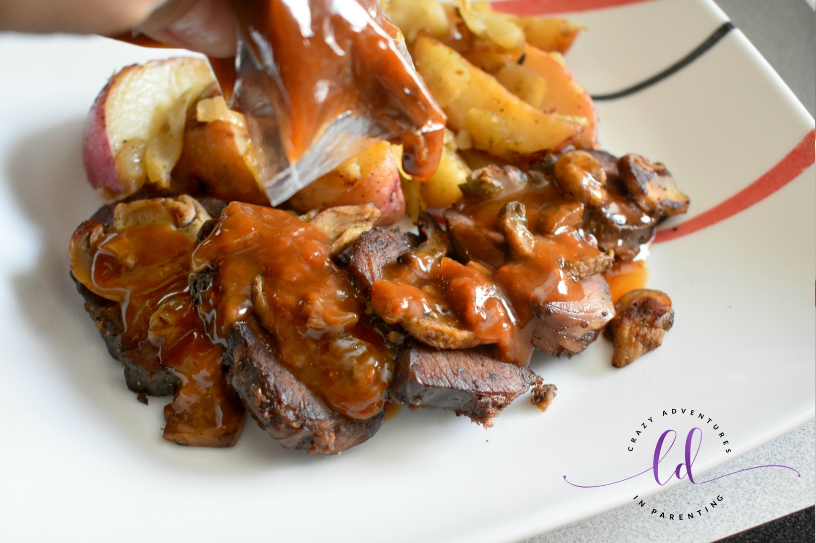 Tyson Fully Cooked Dinner and Entrée Kit - Seasoned Steak Fillet & Mushrooms drizzled sauce