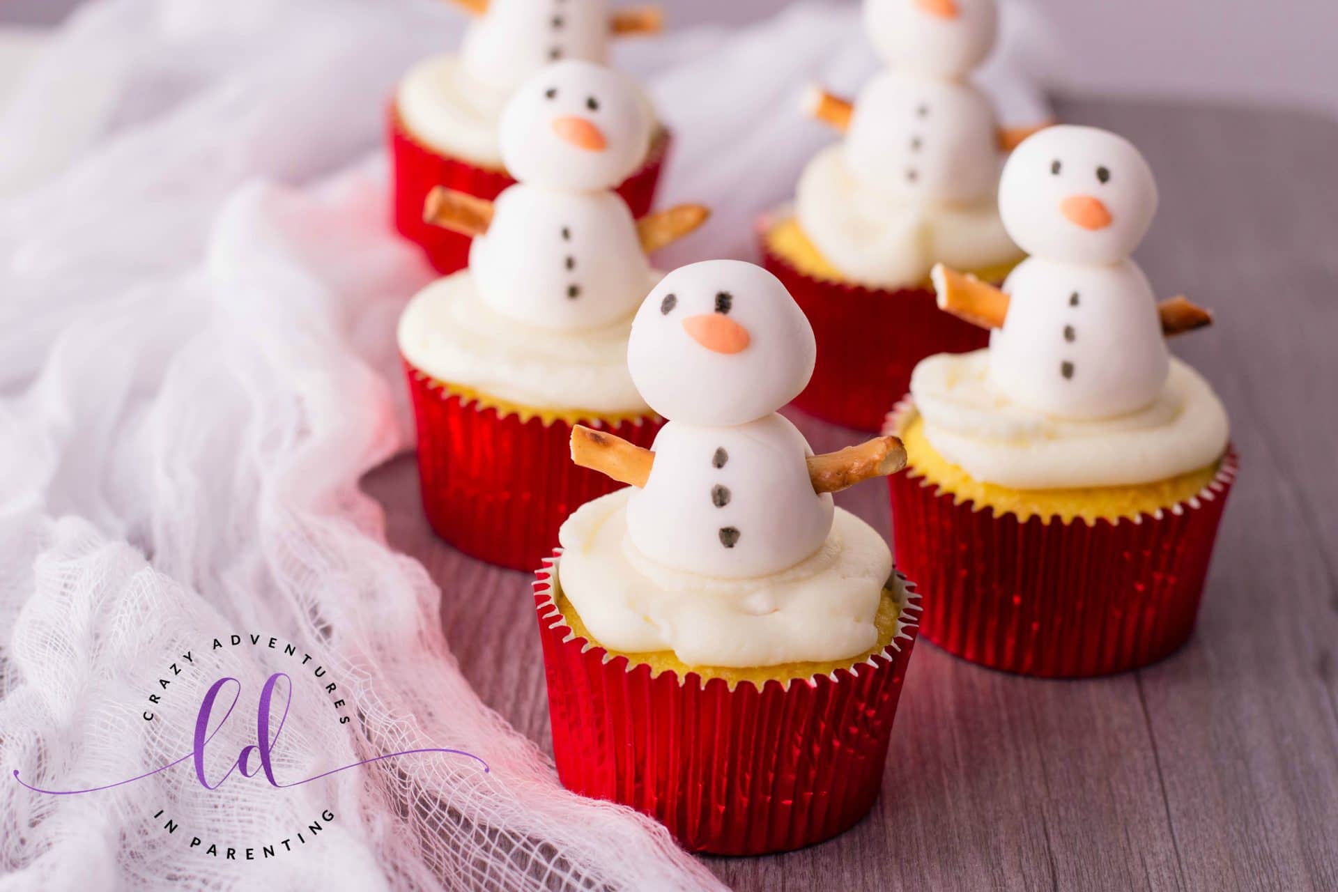 Easy Snowman Cupcakes