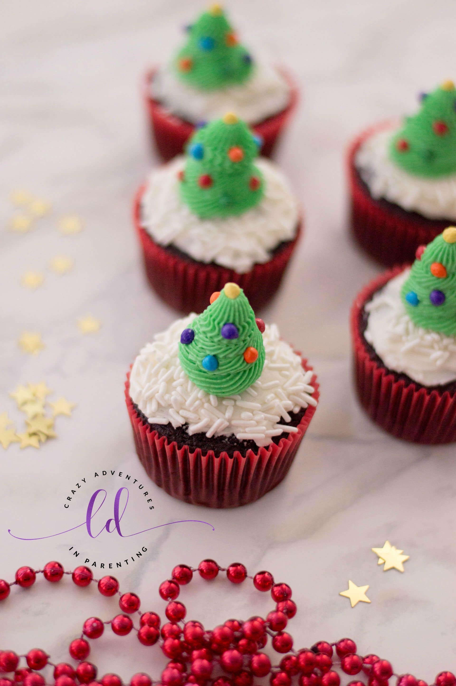 Christmas Tree Cupcakes with Buttercream Frosting | Crazy Adventures in ...