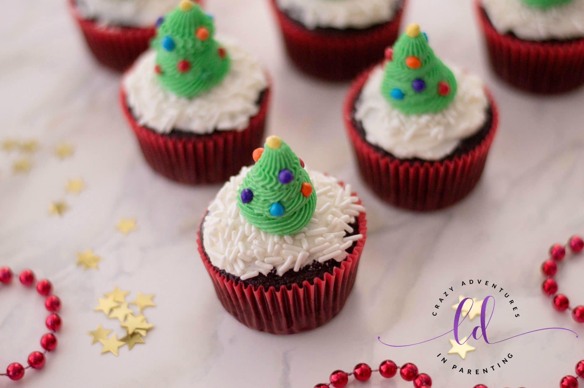 Simple Christmas Tree Cupcakes for the Holidays