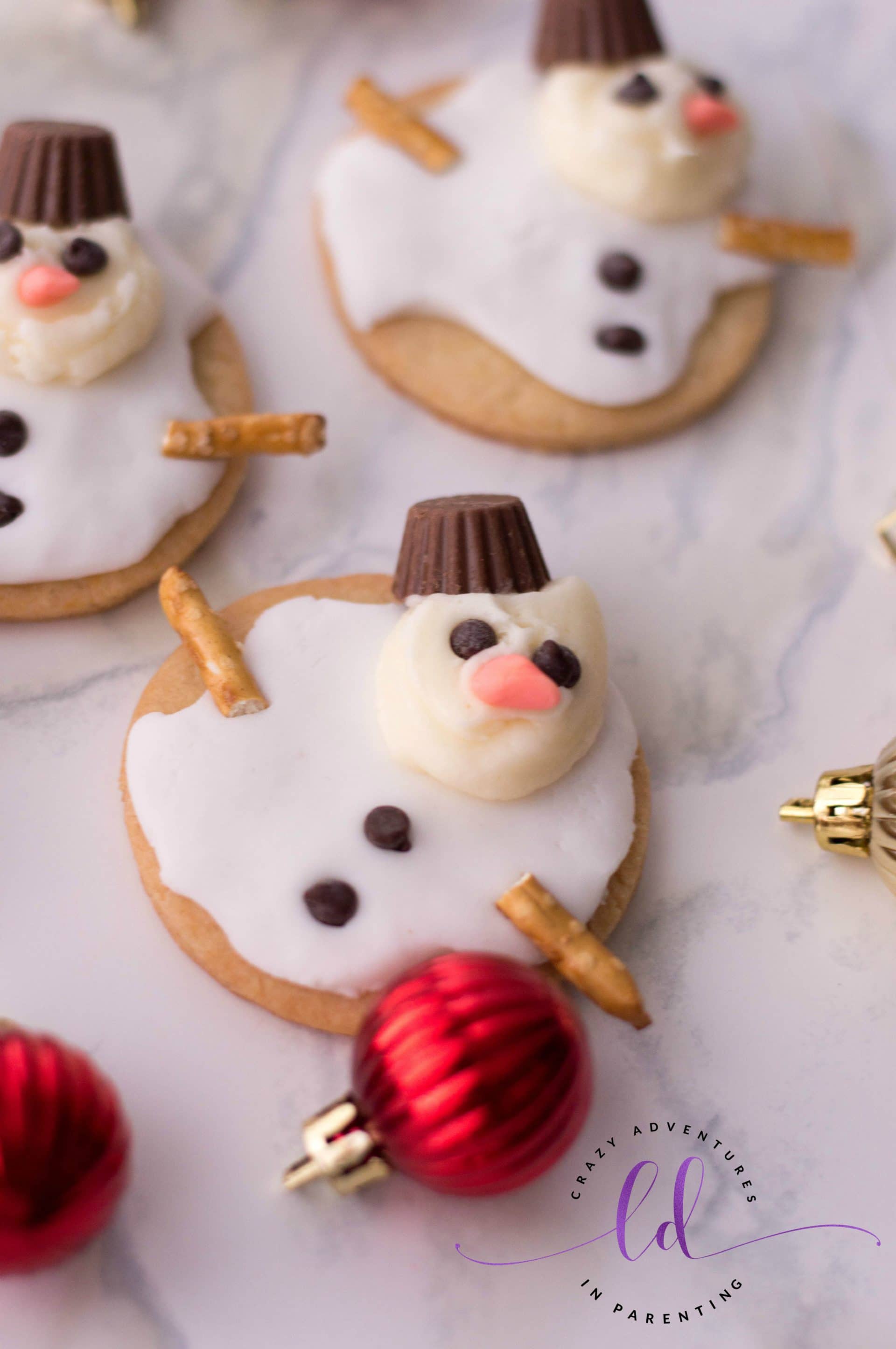 Easy Melted Snowman Cookies | Crazy Adventures in Parenting