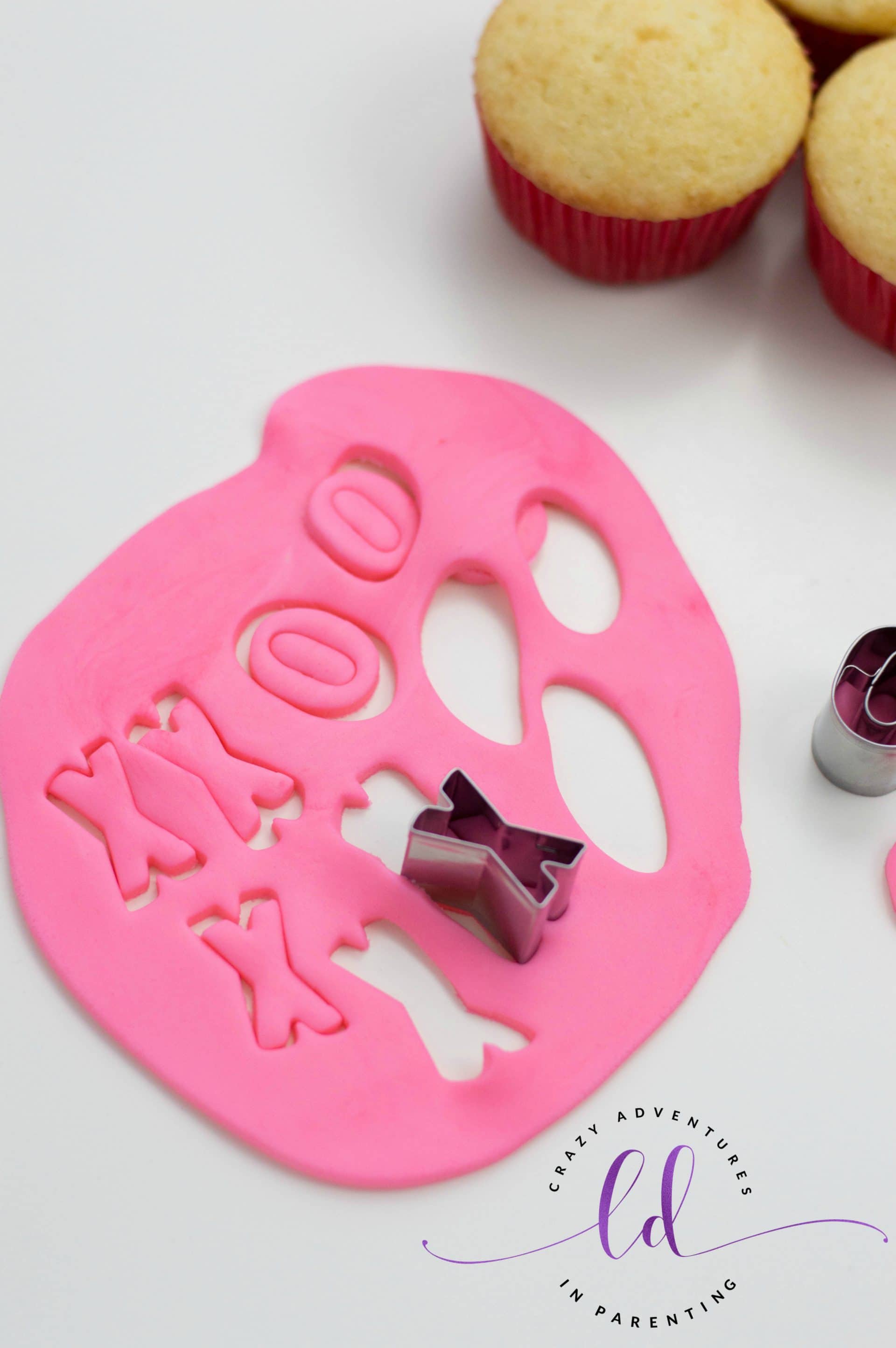 Cut out letters for XOXO Valentine's Cupcakes