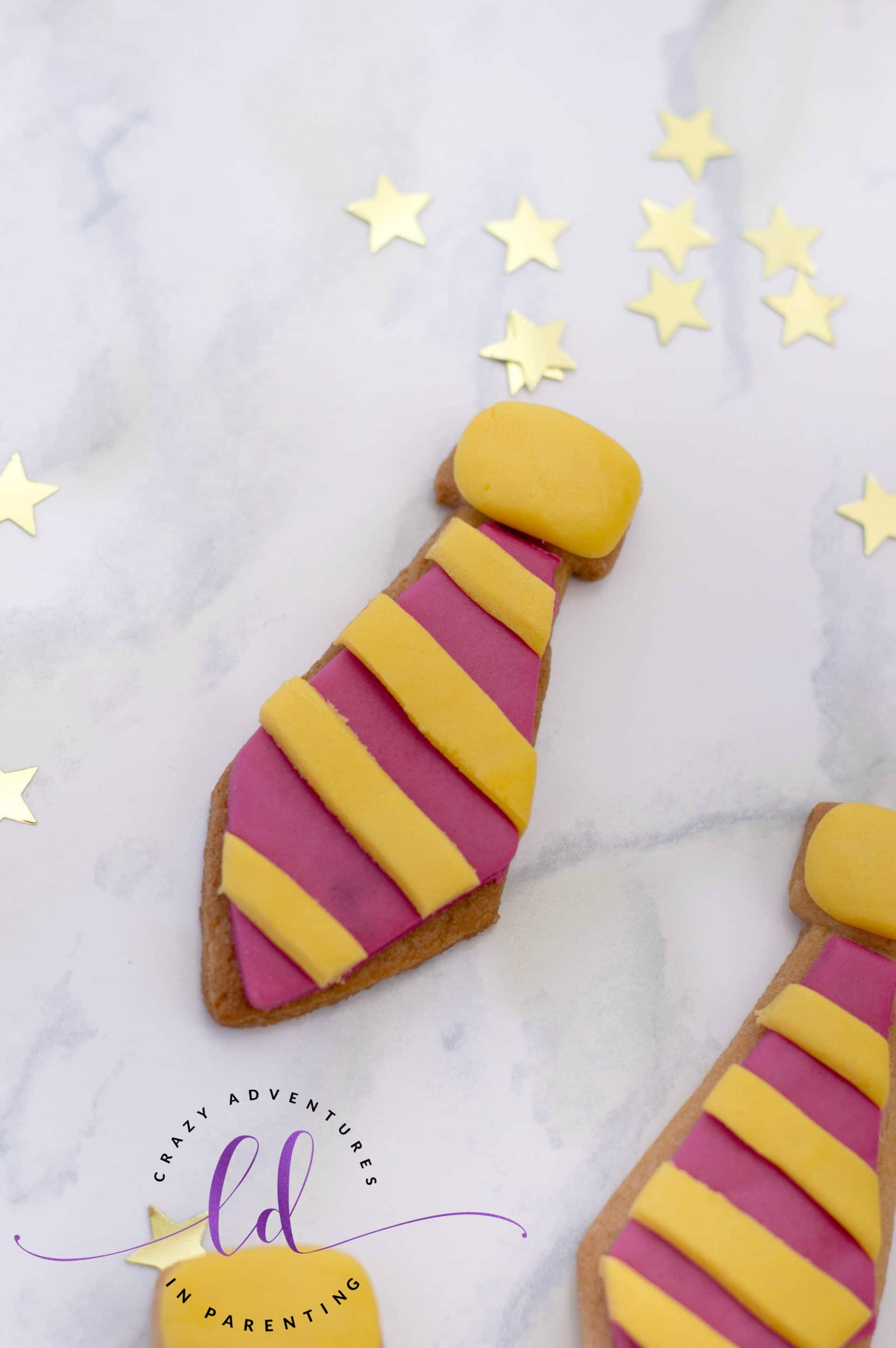 Harry Potter Cookies with Fondant Gryffindor Ties
