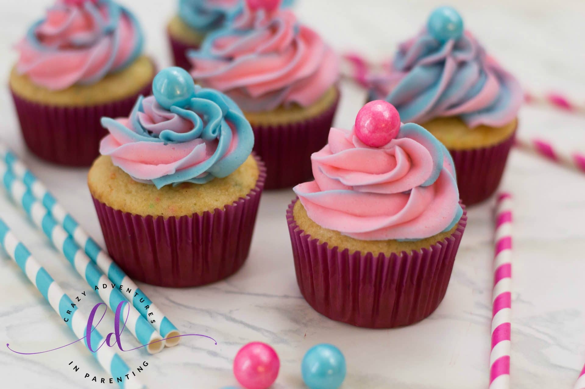Ombre Icing for Bubblegum Cupcakes