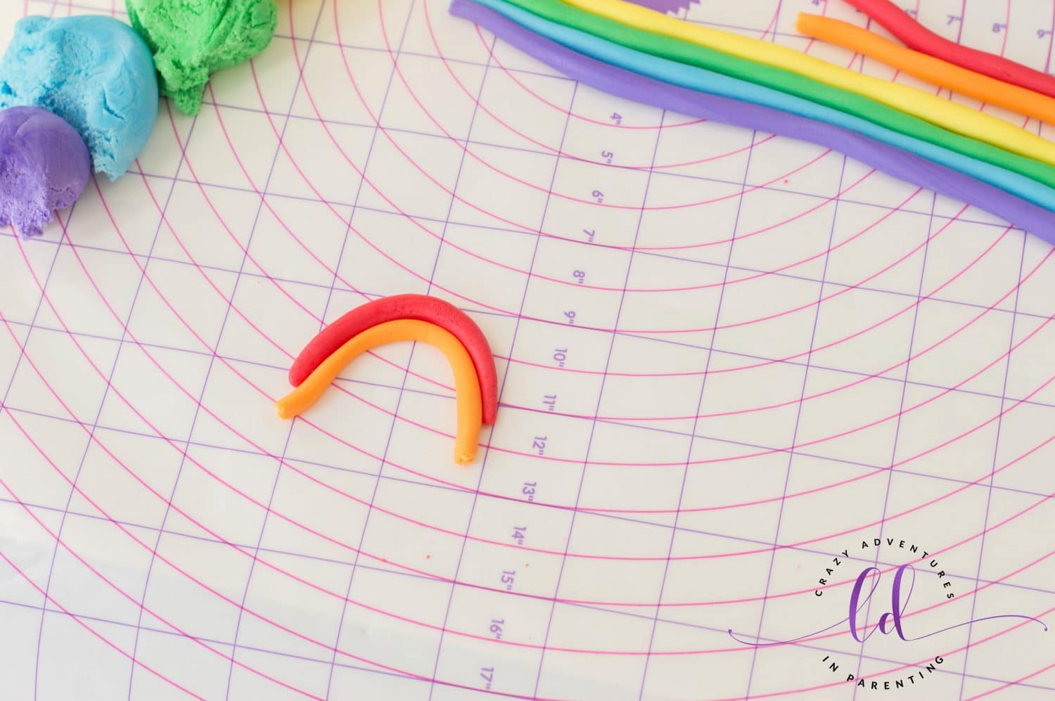 Form Fondant Rainbows for Rainbow Cupcakes