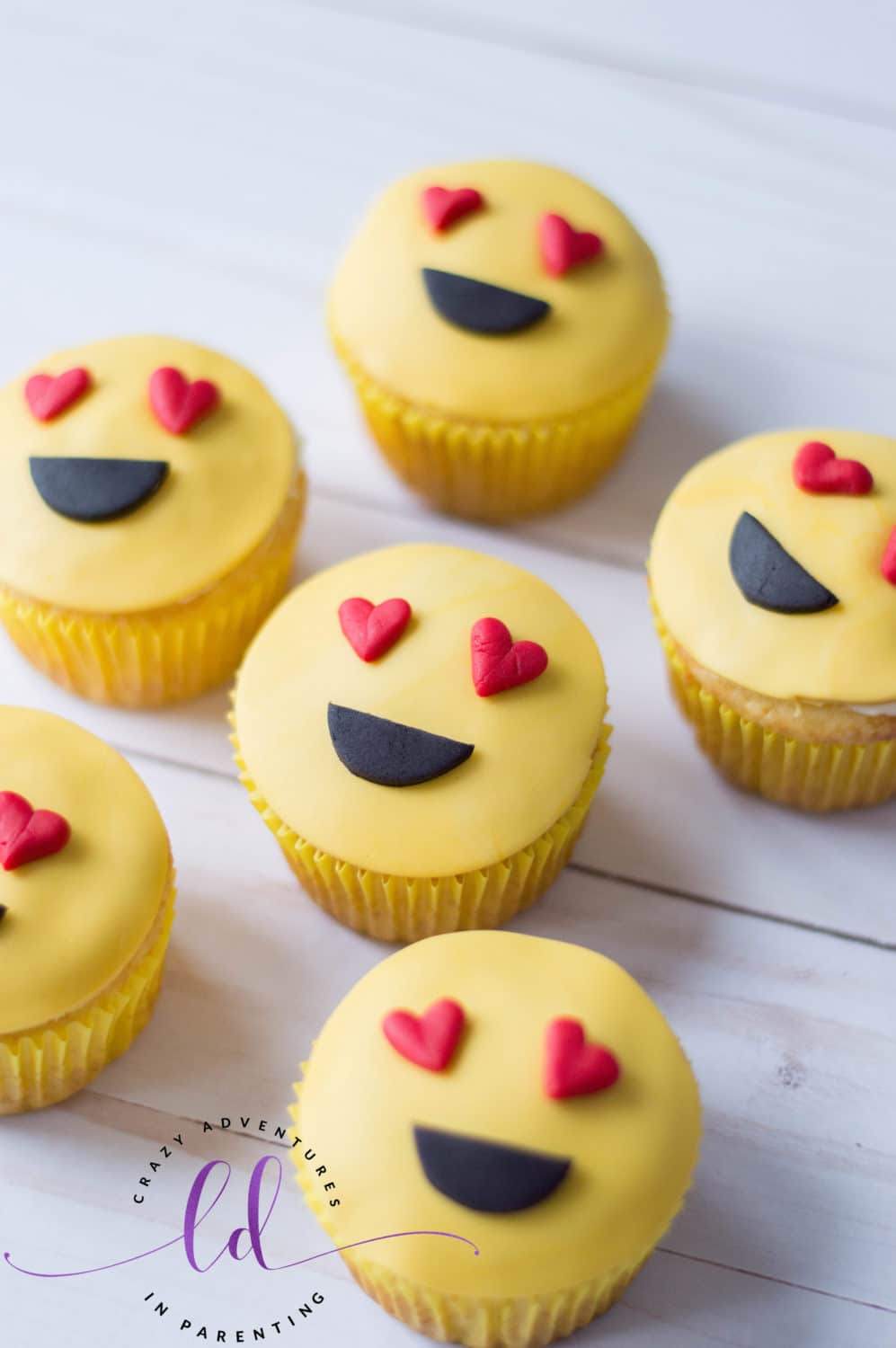 Simple Heart Eyes Emoji Cupcakes