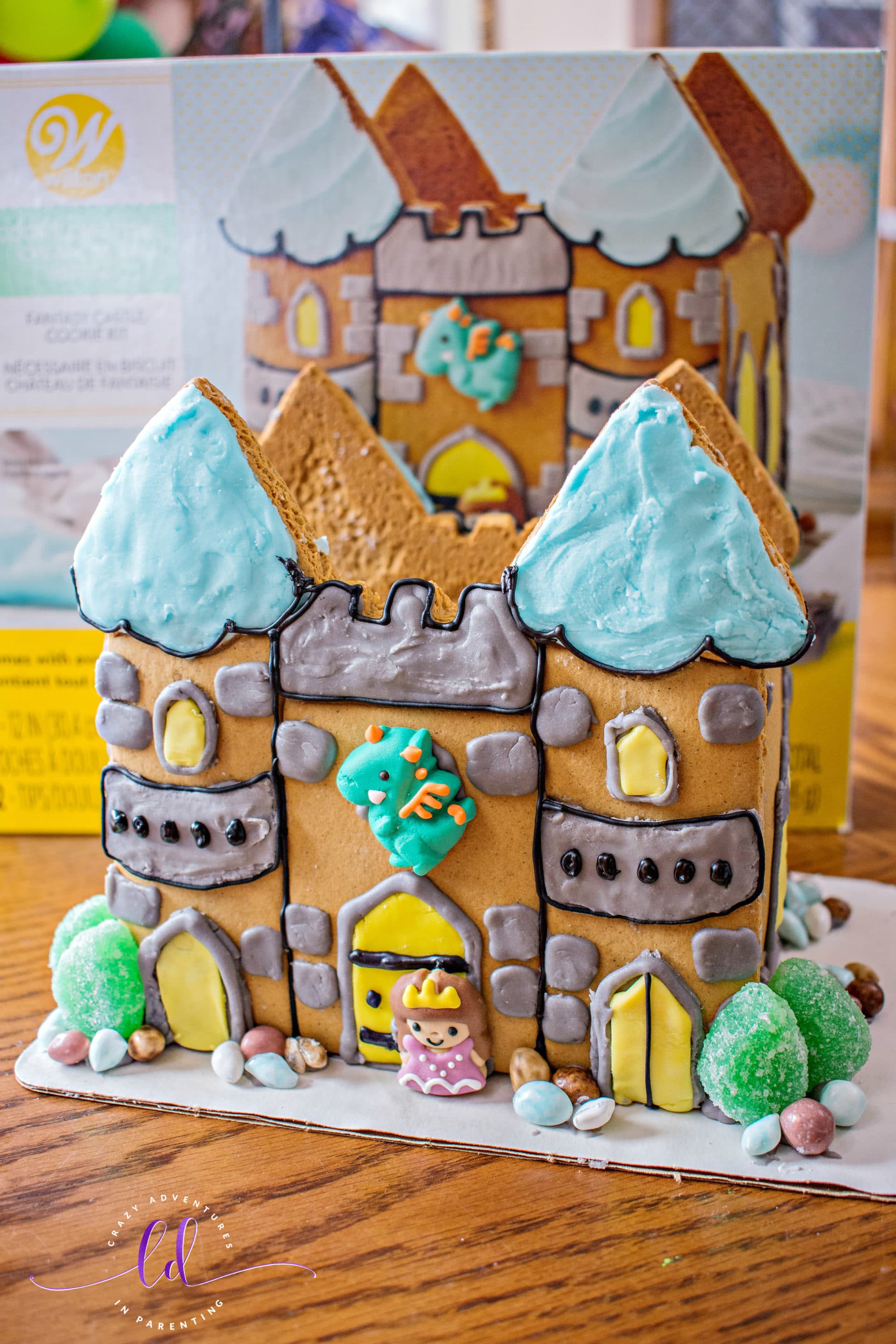 Wilton Cookie Creations Fantasy Castle Cookie Kit