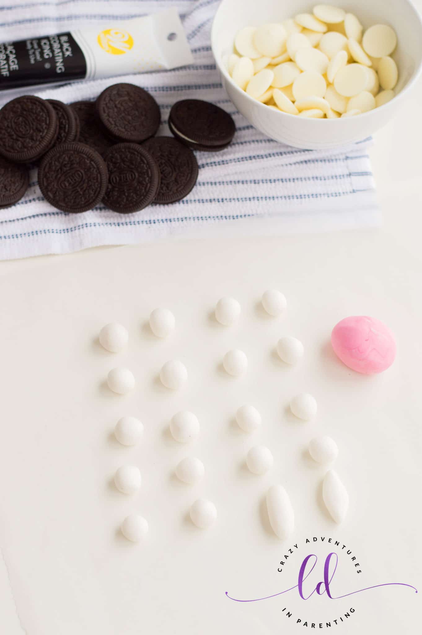 Roll Out White Fondant for Bunny Oreo Cookies