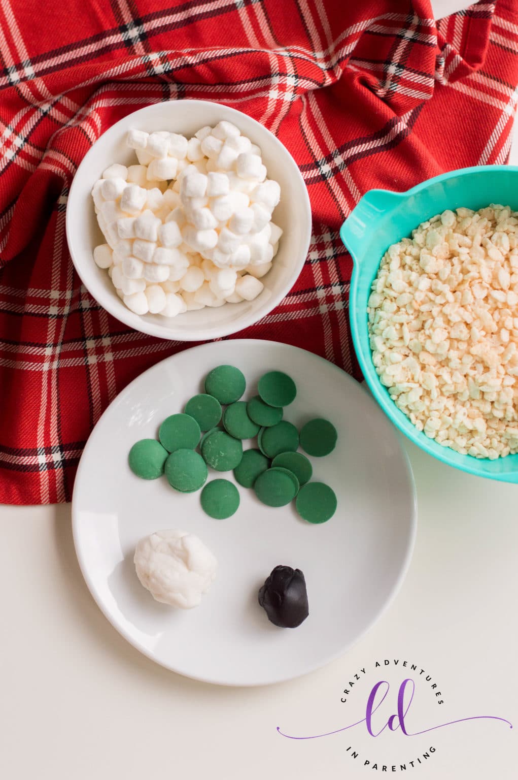 Halloween Eyeballs Rice Krispies Treats | Crazy Adventures in Parenting