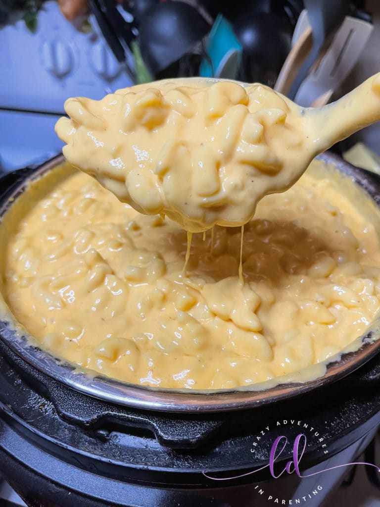 Easiest Instant Pot Queso Macaroni and Cheese Recipe