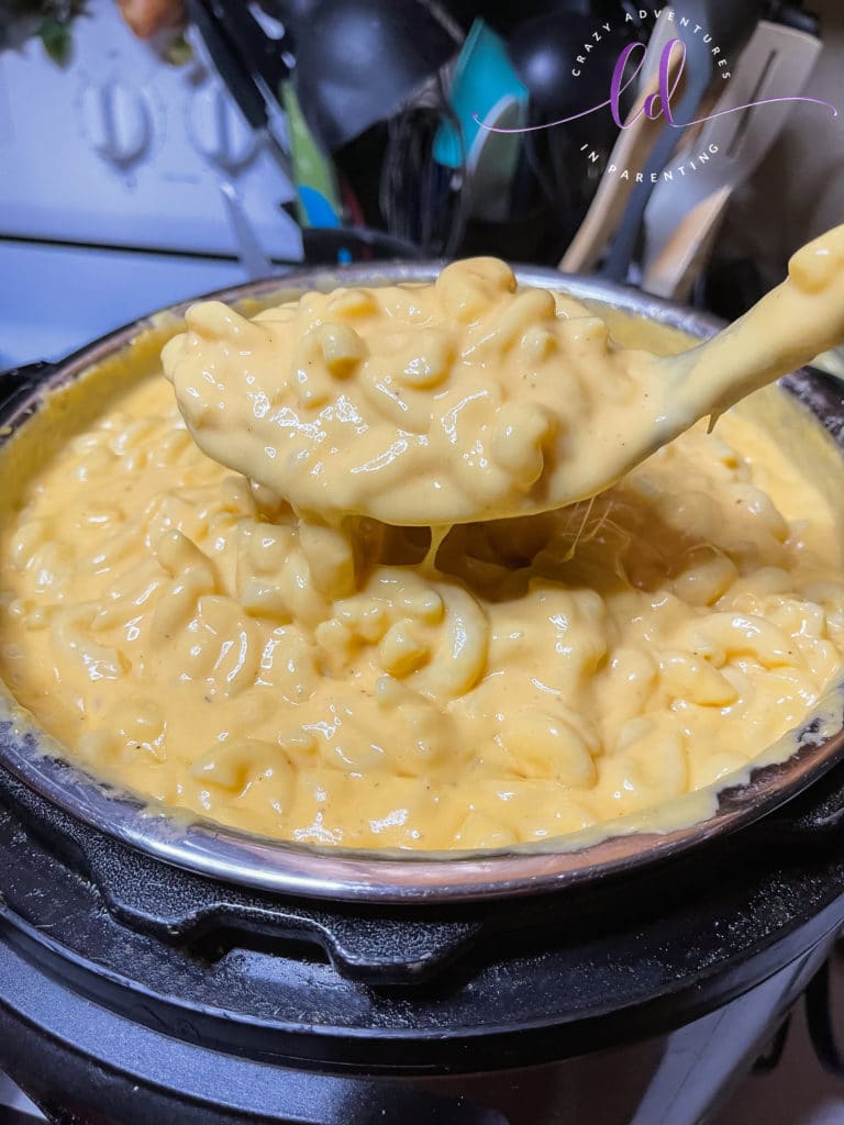 Simple Instant Pot Queso Macaroni and Cheese Recipe